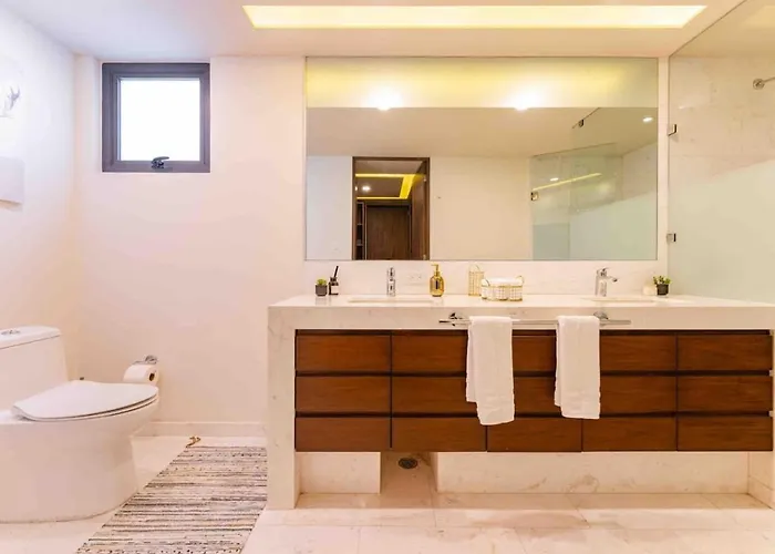 Stylish 3-level Penthouse With Private Rooftop Casa de férias *