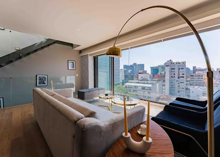 Casa de férias Stylish 3-level Penthouse With Private Rooftop Cidade do México