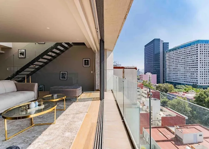 Stylish 3-level Penthouse With Private Rooftop